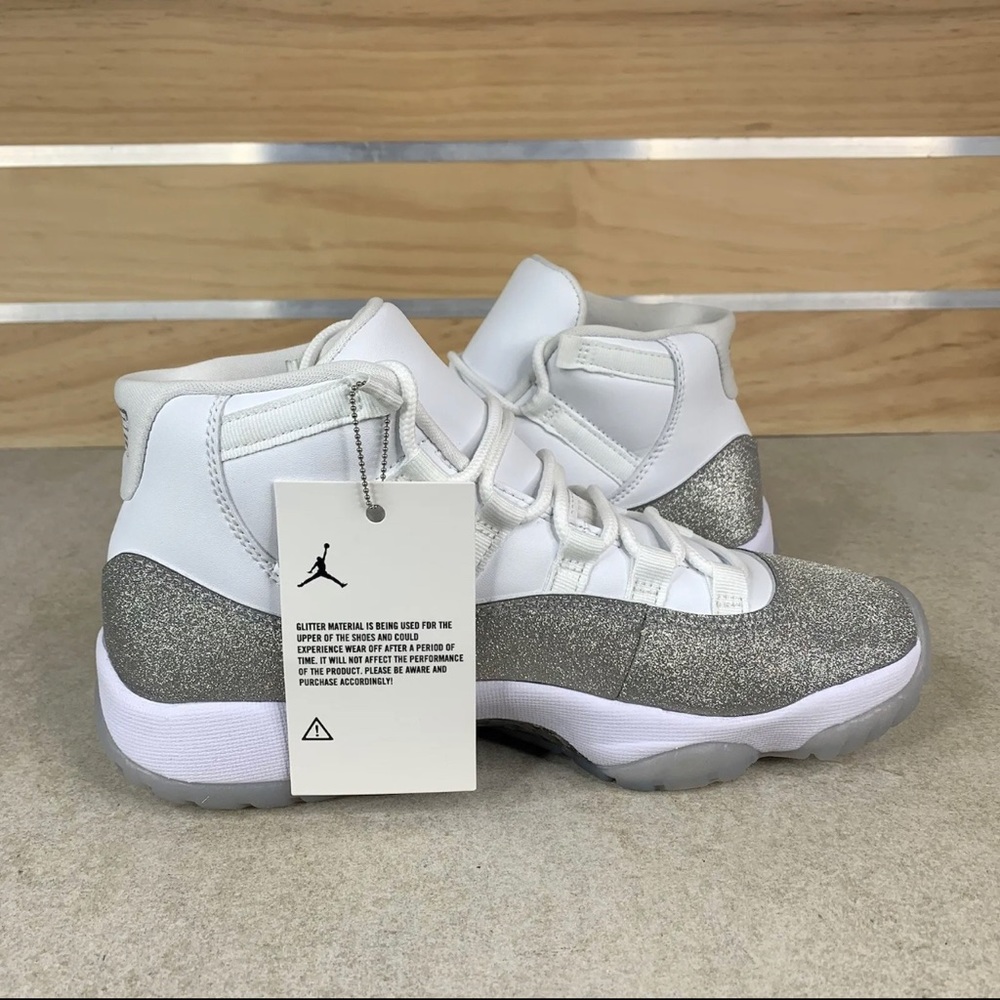 Vast grey jordan 11